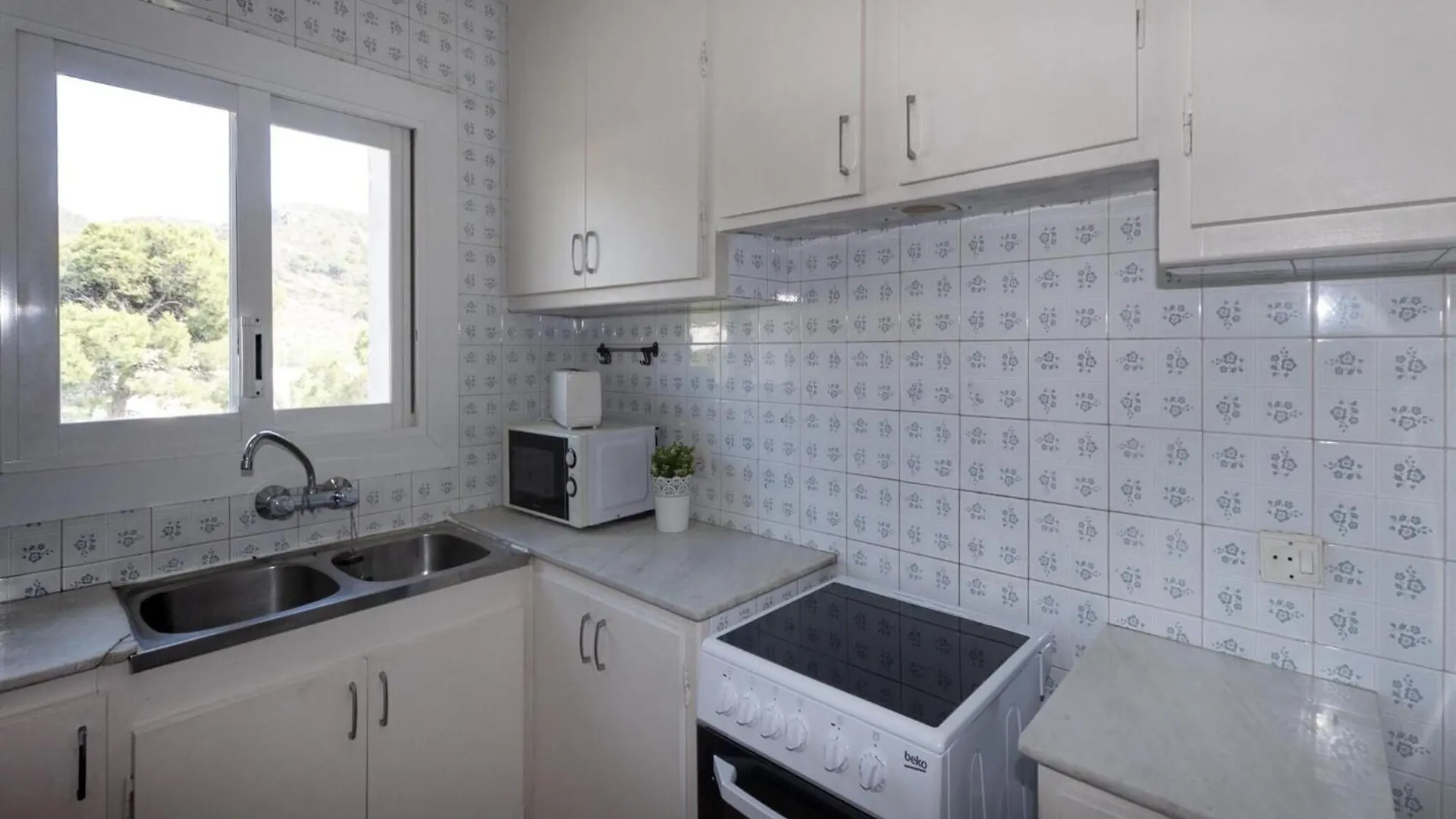 Apartment In Roses With Swimming Pool Spain