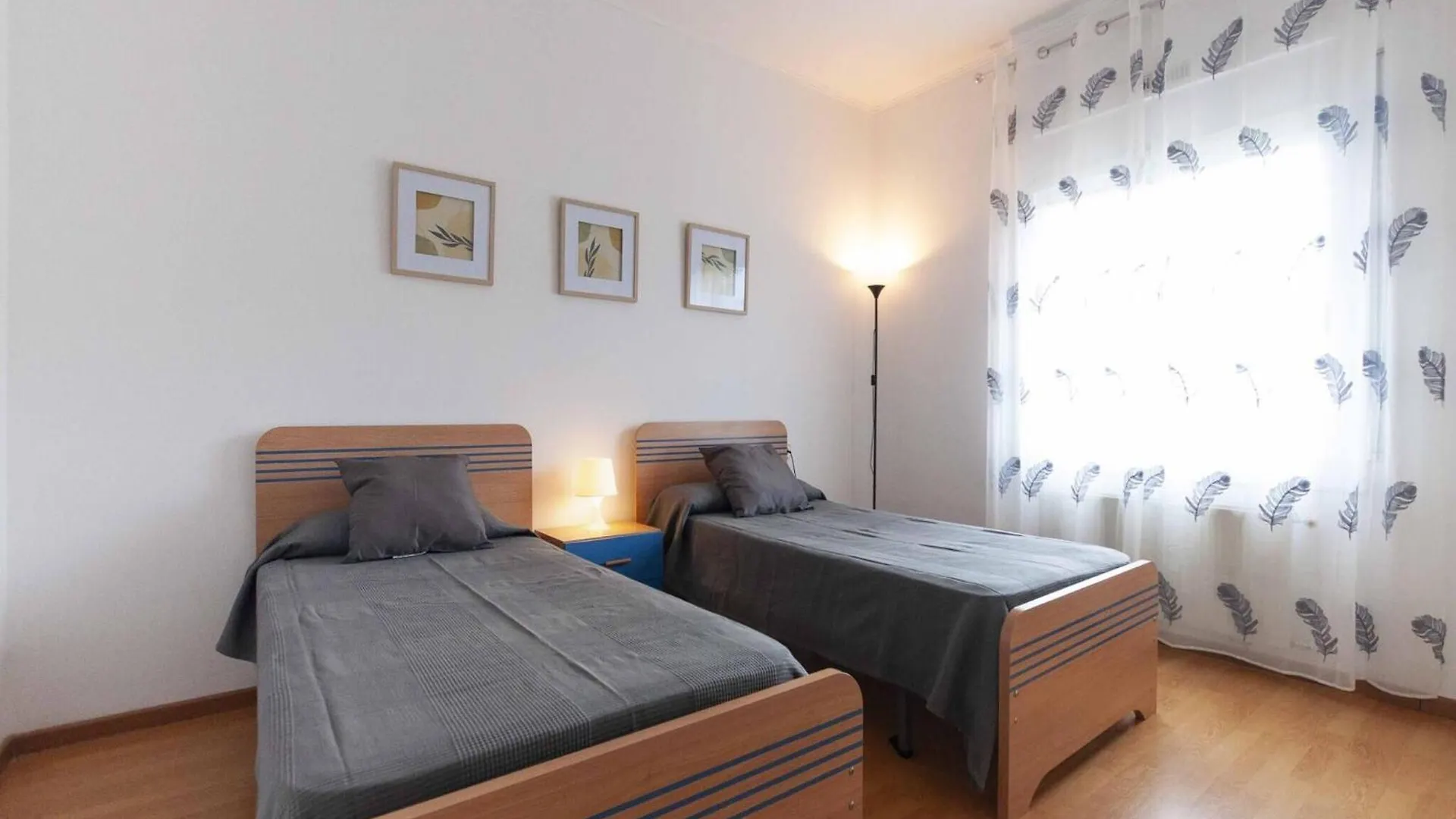 Apartment In Roses With Swimming Pool