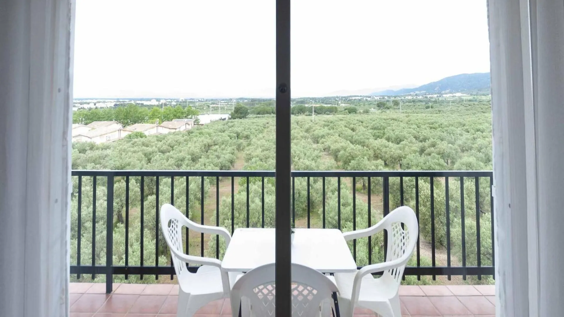 Apartment In Roses With Swimming Pool Spain