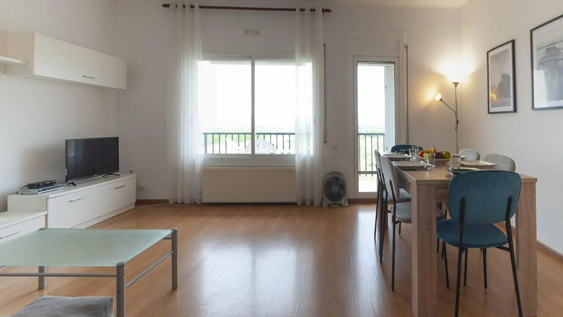 Apartment In Roses With Swimming Pool